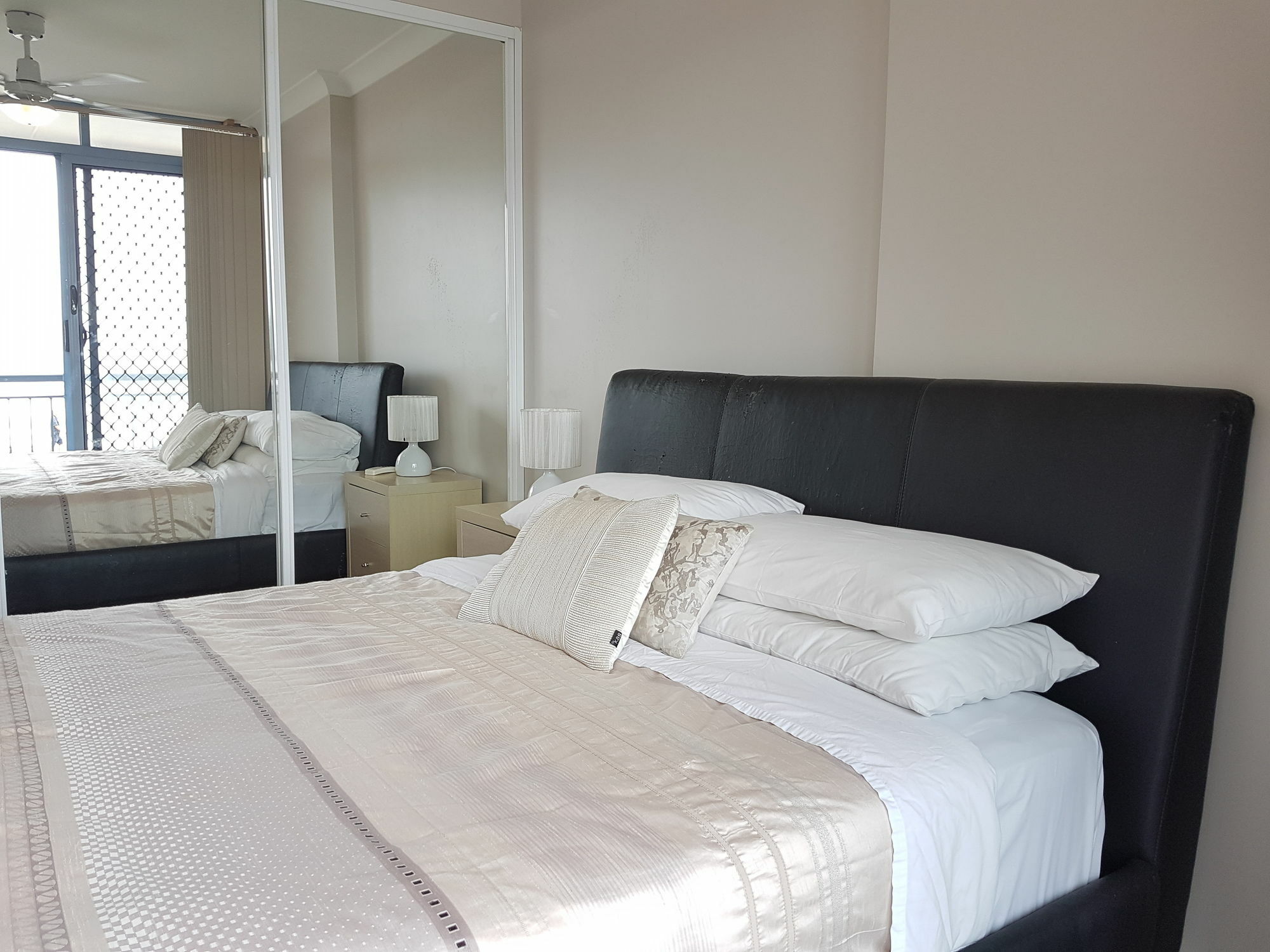 Newcastle Short Stay Accommodation - Sandbar Newcastle Beach Exterior foto